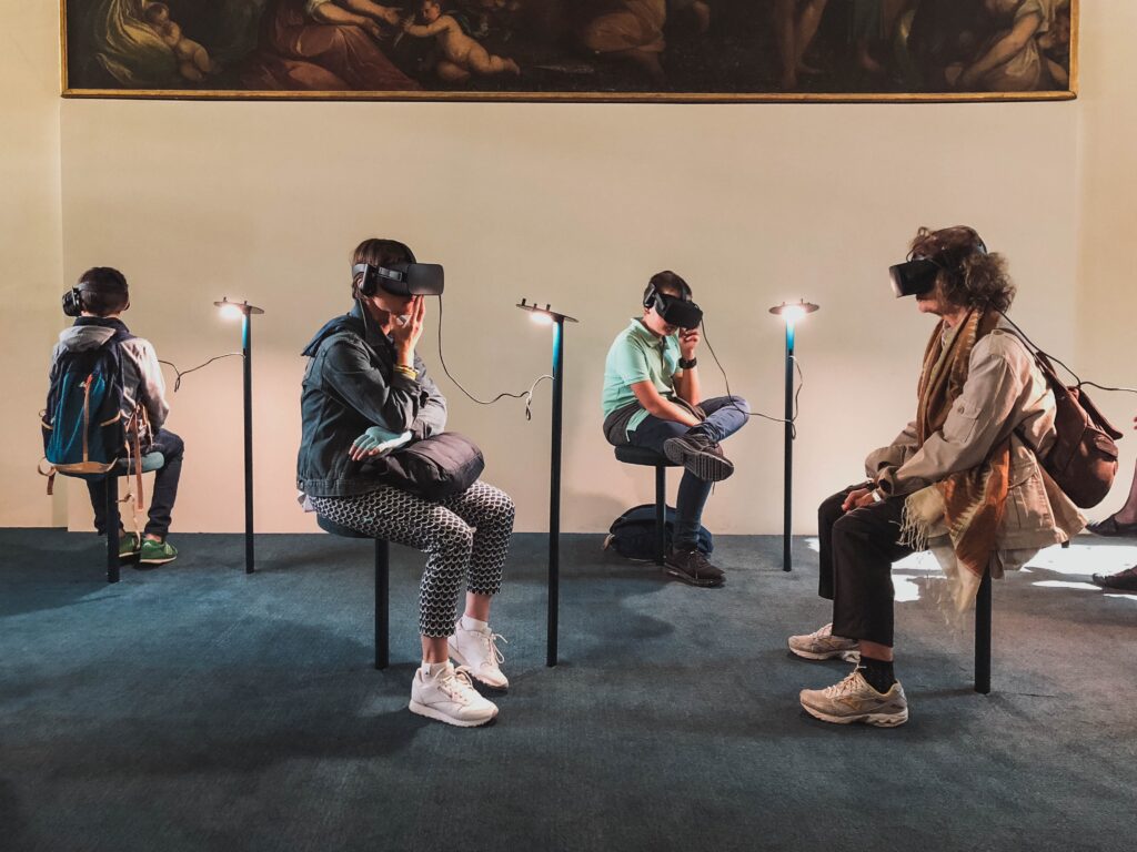 Picture showing people learning with virtual reality